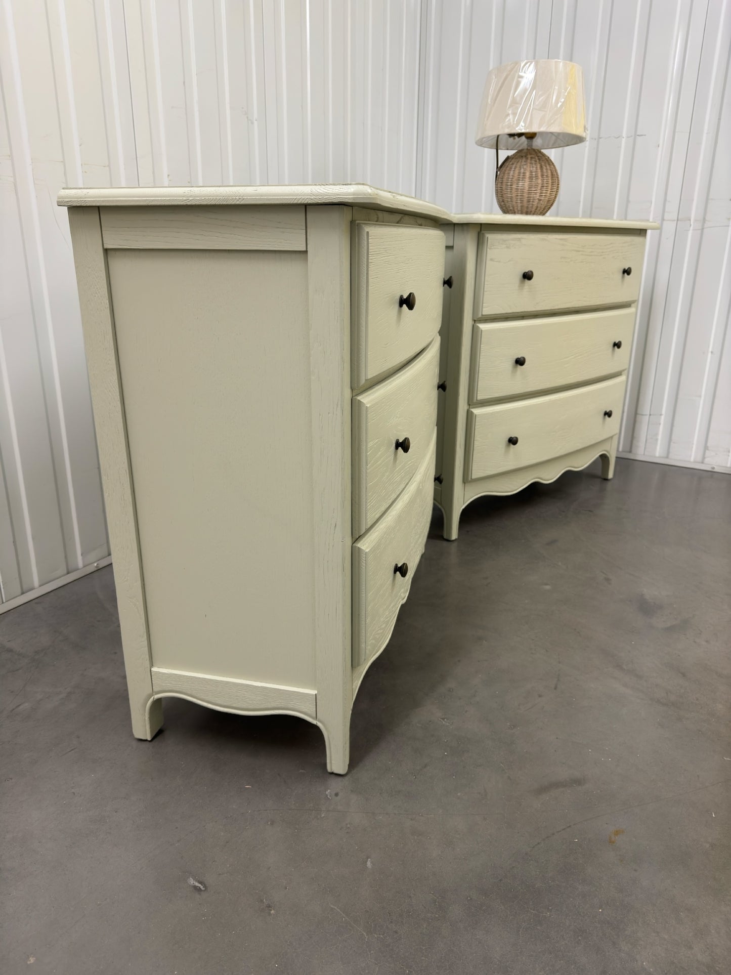 Cotswold Company Solid Oak French Grey Painted Chests Of Drawers Camille Range RRP £699 Each