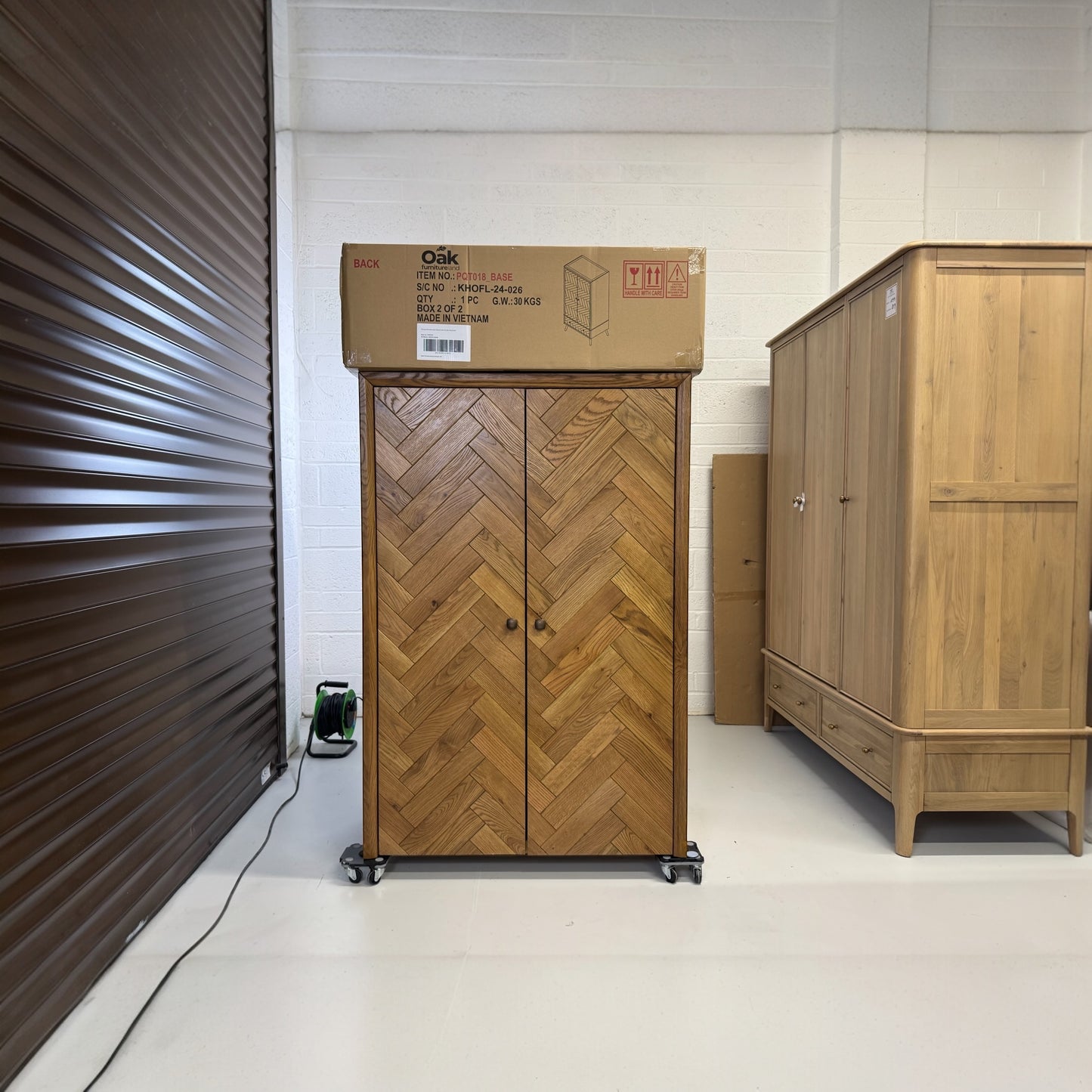 Brushed & Glazed Solid Oak Double Wardrobe, Parquet Range From Oak Furnitureland RRP £999